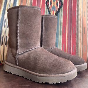 UGG Women's Classic Short II   Size  5  (EXCELLENT CONDITION) Burnt Cedar